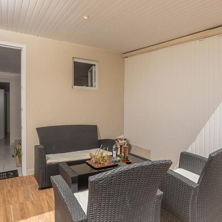 شقة Alpinia - Appt Avec Piscine Partagee Saint-Pierre المظهر الخارجي الصورة